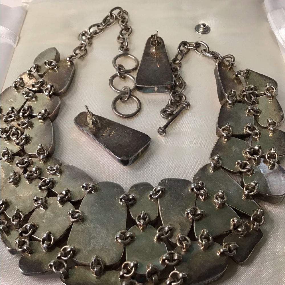 Sterling Pink Conch Necklace & Earrings - Picture 4 of 6